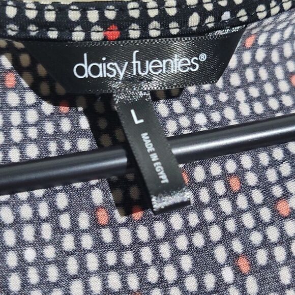 💥Brand New!💥 Daisy Fuentes 3/4 Length-Sleeve V-Neck Top - SIZE LG - Picture 4 of 7